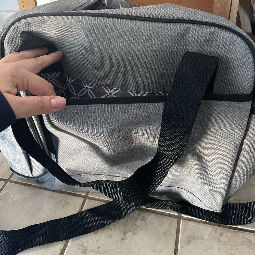 Diaper bag - Picture 2 of 7